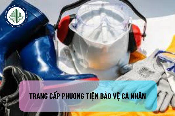 Sổ trang cấp, theo dõi việc trang cấp phương tiện bảo vệ cá nhân có cần chữ ký của người lao động hay không?