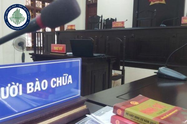 Cha mẹ có thể làm người bào chữa cho con hay không?