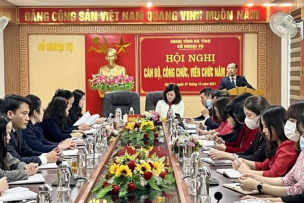 Luật Đường bộ 2024 quy định công trình phụ trợ gắn liền với đường bộ gồm các công trình nào?