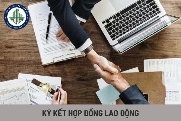 Người lao động có phải nộp chứng chỉ Tiếng Anh gốc cho người sử dụng lao động khi ký kết hợp đồng không?