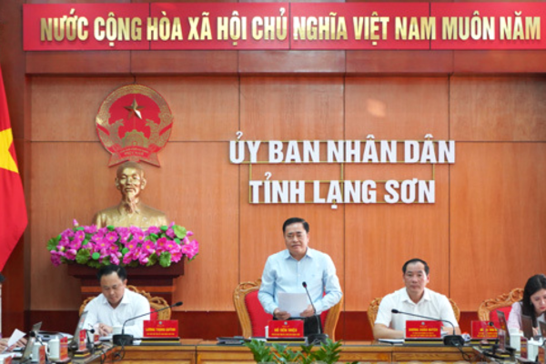 Nhiệm vụ, quyền hạn của Uỷ ban nhân dân tỉnh trong lĩnh vực văn hoá, thông tin, thể dục, thể thao được quy định như thế nào?