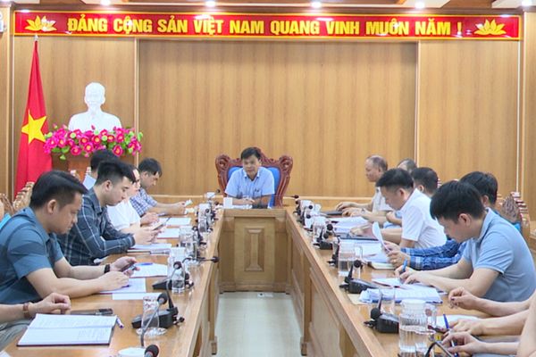 Quan hệ công tác của UBND quận với Quận ủy, Ủy ban Mặt trận Tổ quốc Việt Nam và các tổ chức chính trị - xã hội ở quận tại HCM được quy định như thế nào?