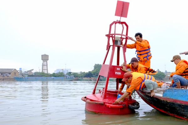 Thông báo đưa công trình không thuộc kết cấu hạ tầng đường thủy nội địa vào sử dụng được quy định như thế nào?